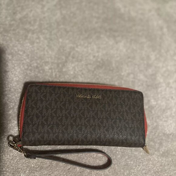 MICHAEL KORS JET SET TRAVEL LARGE Continental Wallet Wristlet Dark Brown And Red - Picture 4 of 5